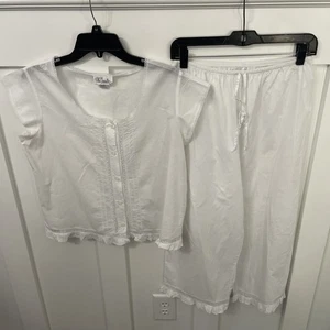 Vintage Women’s 2PC Pajama set-Character Brand-White-Medium-Ruffle/Lace - Picture 1 of 17