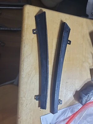 Dodge Charger SE 1973 1974 cuarto fijo ventana borde de acero vinilo pilar superior Foto 1 de 2