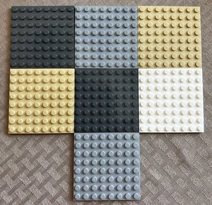 Lego Menge 7 Multicolor Grundplatten 8 x 8 (41539) - Bild 1 von 1