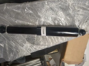 Two Shock Absorbers JB095-20-07 For Toyota Trucks - Picture 1 of 2