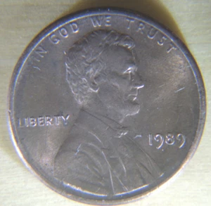 1989 Rare No Mint Mark Lincoln Penny - Picture 1 of 2