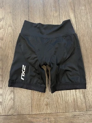 2XU Shorts Tri Feminino de Ciclismo Pequeno Preto Bicicleta Atlética - Imagem 1 de 2