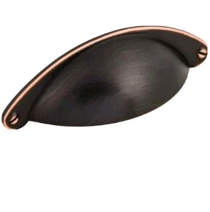 Neu in Verpackung Alter Bronze 2-1/2 Zoll Mitte zu Mitte Tasse Schrankzug #0227018 - Bild 1 von 2