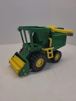 Tomy John Deere Fun on the Farm Combine Harvester with Moving Parts - Image 1 of 4