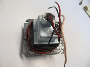 Honeywell Trafo AT72D 1048 40 VA 25 Volt Sekundär 4" Plattenmontage NEU - Bild 1 von 4