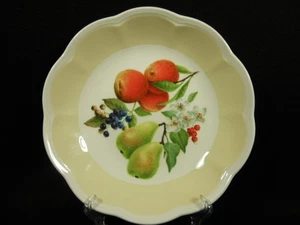 Lenox Orchard in Bloom Pasta,Spaghetti Scalloped Bowl w/Berries Pear 8-3/4 inch - Picture 1 of 3