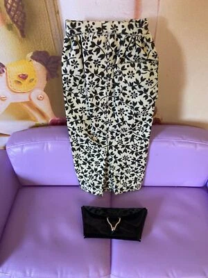 DE COLECCIÓN BARBIE FASHION PAK FALDA FLORAL Y MONEDERO DESFILE DE PASCUA, COMO NUEVO V Foto 1 de 4