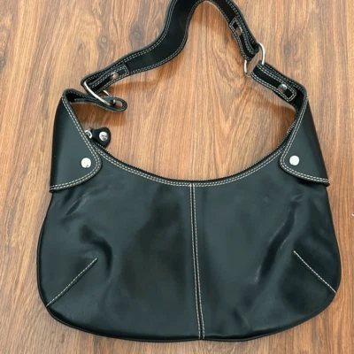 Bolso hobo Nannini de cuero genuino suave con costuras en contraste Foto 1 de 4