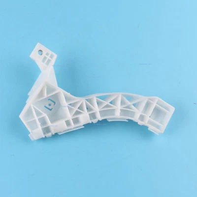 Правый передний кронштейн поддержки короткого бампера для Mazda 3 BK 10/2004-12/2008 - Изображение 1 из 4