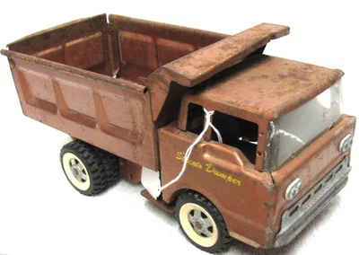 VINTAGE 1960S STRUCTO DUMP TRUCK PRESSED STEEL TOY - Image 1 of 4