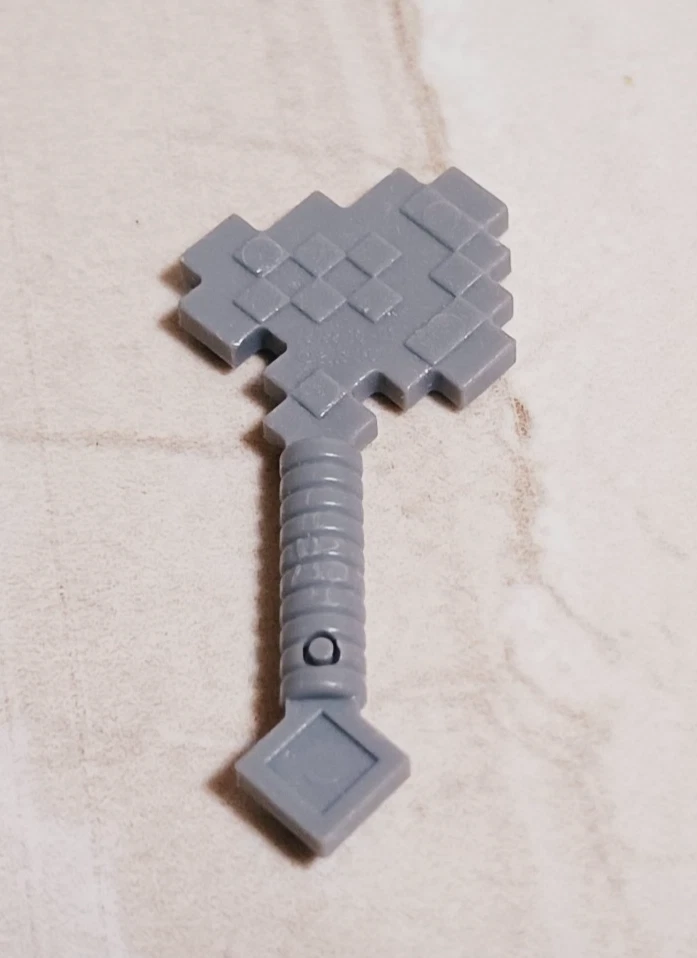 LEGO Minecraft Hacha Gris Oscuro Píxeles Azulados Chopper Village Camp Fire Forge Hut Foto 1 de 2