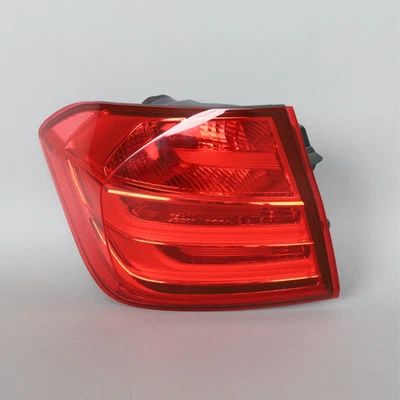 Luz trasera izquierda BMW 320i 328i 335i 2012-2015 63217259895 OEM usada Foto 1 de 4