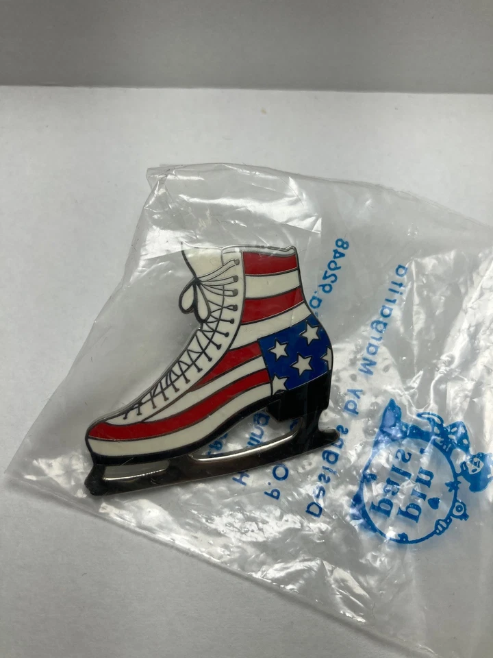 PIN USA Flag Colors Figure Skating Team US - Image 1 of 1
