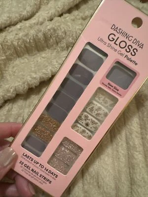 Paleta de gel Dashing Diva Gloss Ultra Shine 32 tiras de uñas. 'Lavender Dreams', Foto 1 de 3