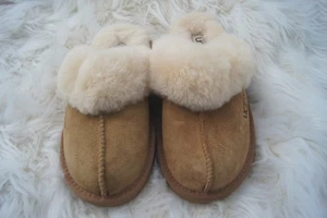 UGG Cozy Slipper Big Kids Suede Upper Size 13 100% Authentic New - Picture 1 of 5