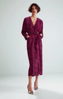 Vestido midi a lunares Zara Berry, talla M $80 Foto 1 de 4