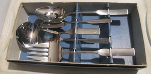 JUEGO DE 5 PIEZAS DE ANFITRIONA ONEIDA DELUXE Cubiertos de Acero Inoxidable Tenedor Cuchillos Cuchara CAJA NOS - Imagen 1 de 6