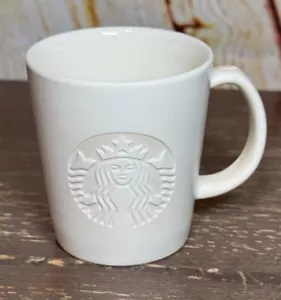 Mini taza de café Starbucks blanca en relieve de 3 onzas Demitasse Espresso Shot - Imagen 1 de 3