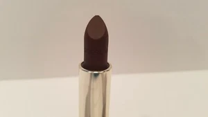 Guerlain ~ G Refillable Lipstick-N°099 ~ Matte Chocolate Brown~F/S ~ BLACK/WHITE - Picture 1 of 3