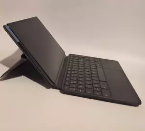 Lenovo IdeaPad Duet Chromebook (10.1”, 4GB RAM, 128GB SSD w/ keyboard) *Cracked* - Picture 1 of 13