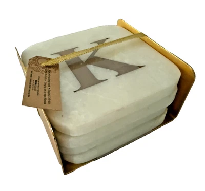 NUEVO Global Market Blanco Mármol Initial K Posavasos Juego de 4 con Soporte Foto 1 de 2