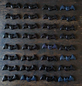 31 St. Knöpfe Fledermaus Halloween Gothic schwarz 4cm breit Kunststoff - Bild 1 von 2