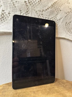 Apple iPad Mini 2 2016 A1489 Wi-Fi AS IS READ - Image 1 of 4