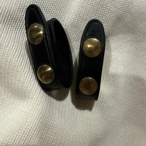 1 Set of 2 Safariland Polymer Duty Belt Keepers Brass Snaps - Picture 1 of 4