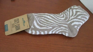 Northeast ~ COZY CABIN Aloe Infused SOCKEN ~ Damenschuh Größe 5-10 ~ Neu mit Etikett - Bild 1 von 5
