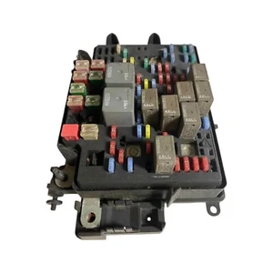 2006-2007 chevrolet Truck-Silverado 1500 Engine Fuse Box (classic style) - Picture 1 of 5