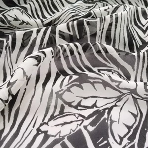 1 yard X 1.38 meter Black White Leaf Pattern Mulberry Georgette Chiffon Gauze - Picture 1 of 6