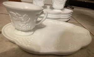 Set Of 5 Vintage Milk Glass Snack Plates With Cups Harvest Grape - Picture 1 of 7