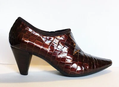Botines Aquatalia para mujer talla 7 charol borgoña punta imitación cocodrilo Foto 1 de 4