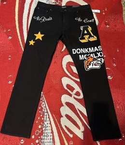 Akoo Jeans Mens 34x32 Black Donkmas No Rivals Patch Straight Leg Streetwear NWT - Picture 1 of 11