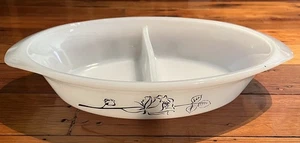 Pyrex Agee Black rose pattern divided dish - Bild 1 von 8