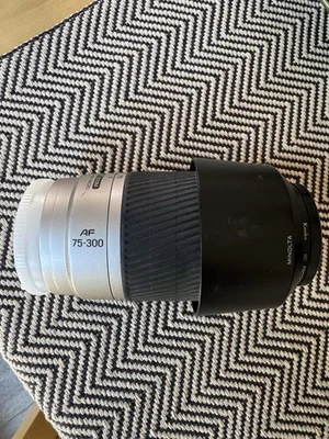 Minolta AF Zoom 75-300mm f/4.5-5.6 Zoom Lens for Minolta / Sony A Mount Camera - Image 1 of 4