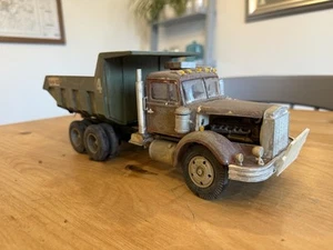 AMT AMT1150 1:25 Autocar Dump Truck - Picture 1 of 9