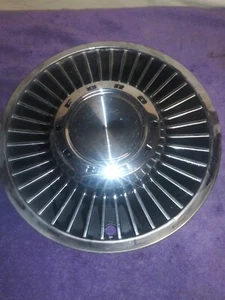 Vintage OEM 1958 58 Ford 14" 14 Inch Hubcap Wheelcover - Picture 1 of 2