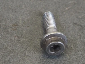 ENGINE STAY BOLT hexagon 8x30 YAMAHA TDM850 4TX 9699 90109-083G1 19046 - Imagen 1 de 3