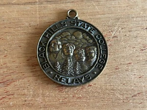 Black Hills State College FOB Medal Pendant Relays Award 1-3/4" Mount Rushmore - Picture 1 of 21