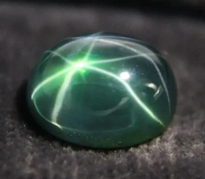 Zafiro estrella verde genuino natural de 6 rayos 10 quilates Gema suelta de forma ovalada para anillo - Imagen 1 de 8