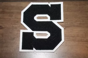 Vintage Escuela Letterman Varsity chenilla letra S Deportes coser en parche NEGRO - Imagen 1 de 1