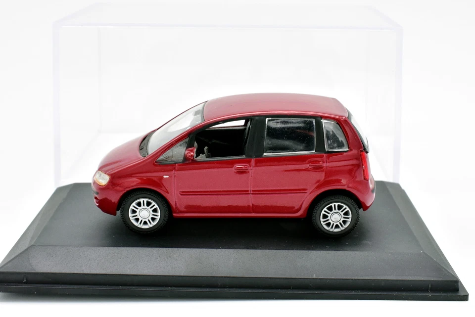 Modellino auto scala 1:43 Fiat Idea rosso diecast modellismo da collezione Norev - Immagine 1 di 3