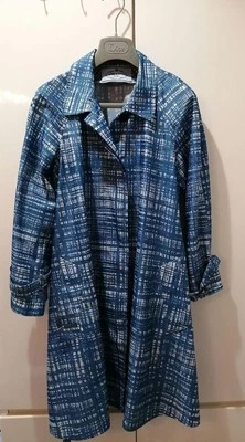 Abrigo largo con cinturón PRADA talla 38 a cuadros azul poliéster para mujer usado Foto 1 de 4