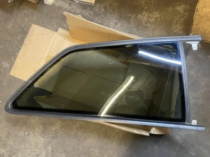 AUDI S3 8P 2011 3 TÜRER FAHRERSEITE RECHTS HINTEN VIERTELSCHEIBE ORIGINAL #27 - Bild 1 von 11