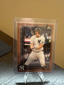 2025 Topps Series 2 DJ LeMAHIEU Gold Parallel #/2025 -NEW YORK YANKEES- #697 - Picture 1 of 2