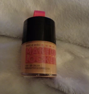 New Wet n Wild Pump Makeup Locker 3in1 BB Cream, Highlighter & Corrector Medium - Picture 1 of 3