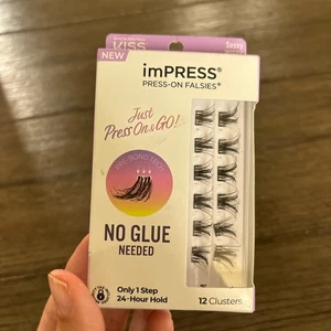 Kiss Impress Press On False Lashes Sassy Whispy 12 grappoli - Foto 1 di 3