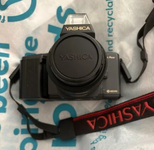 YASHICA AUTOFOKUS KAMERA KYOCERA - Bild 1 von 6