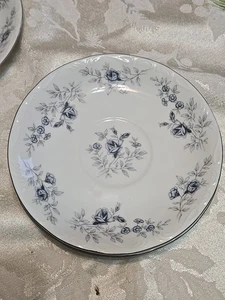 4er Set BAROCK BLEU VON DANIELE FEINES CHINA Japan 5" Untertasse Vintage blaue Rosen  - Bild 1 von 4